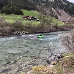 Veronika *
